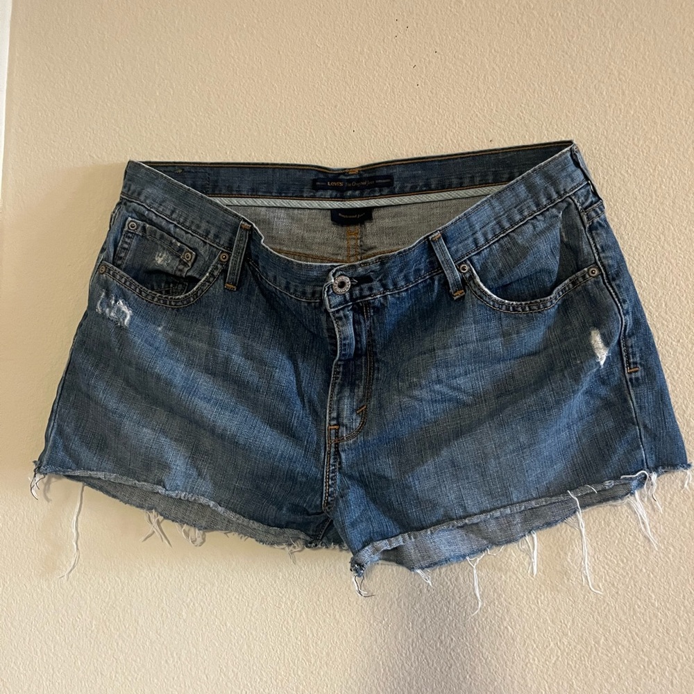 LEVI'S THE ORIGINAL JEANS DENIM SHORTS DISTRESSED CUT OFF BOYFRIEND JEAN